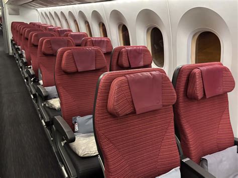 How to Make the Most of Japan Airlines Economy Class.